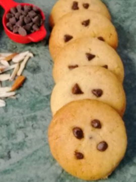 Nuts And Choco Chips Cookies